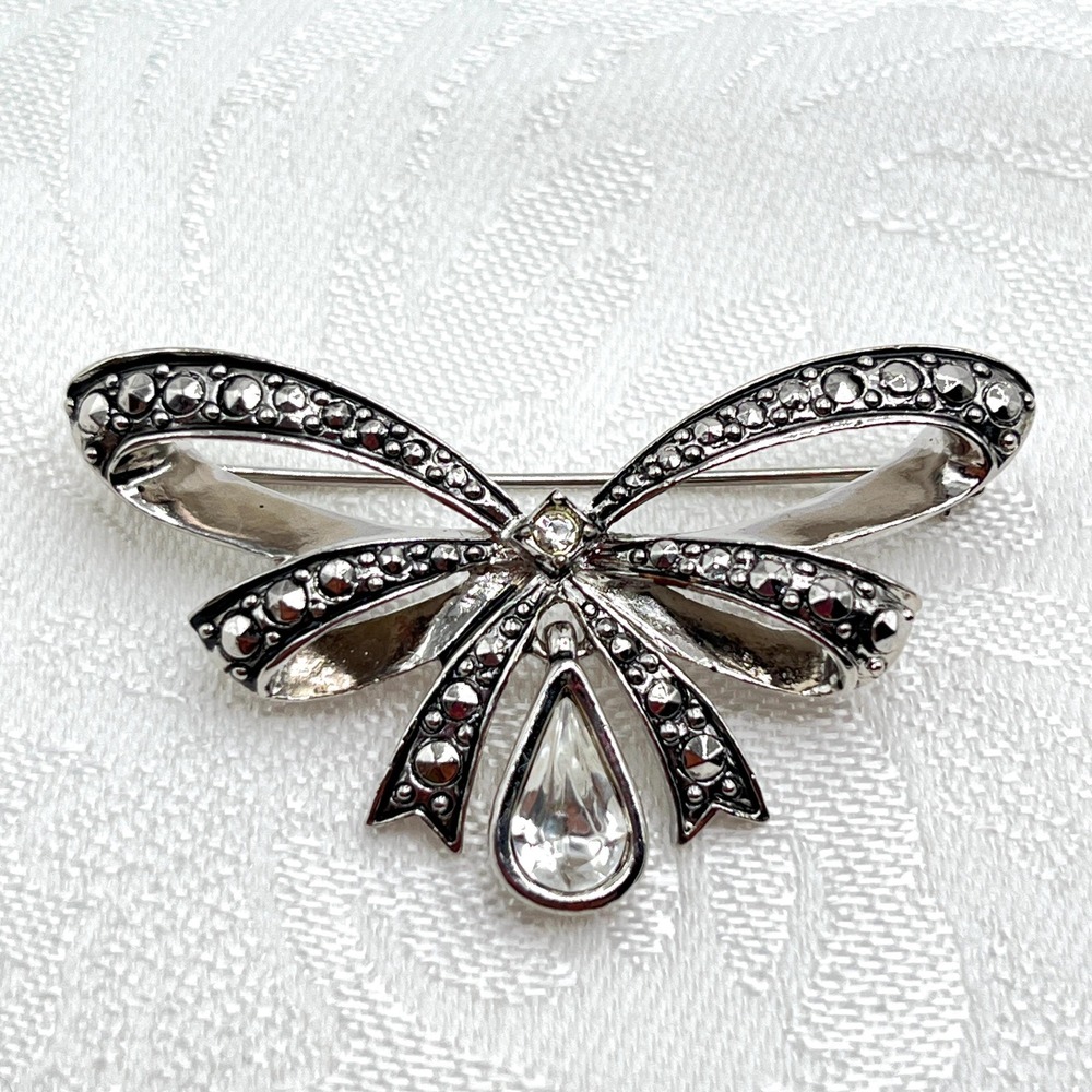 Vintage Avon Dangling Bow Brooch w/ Faux‎ Marcasite and Rhinestones